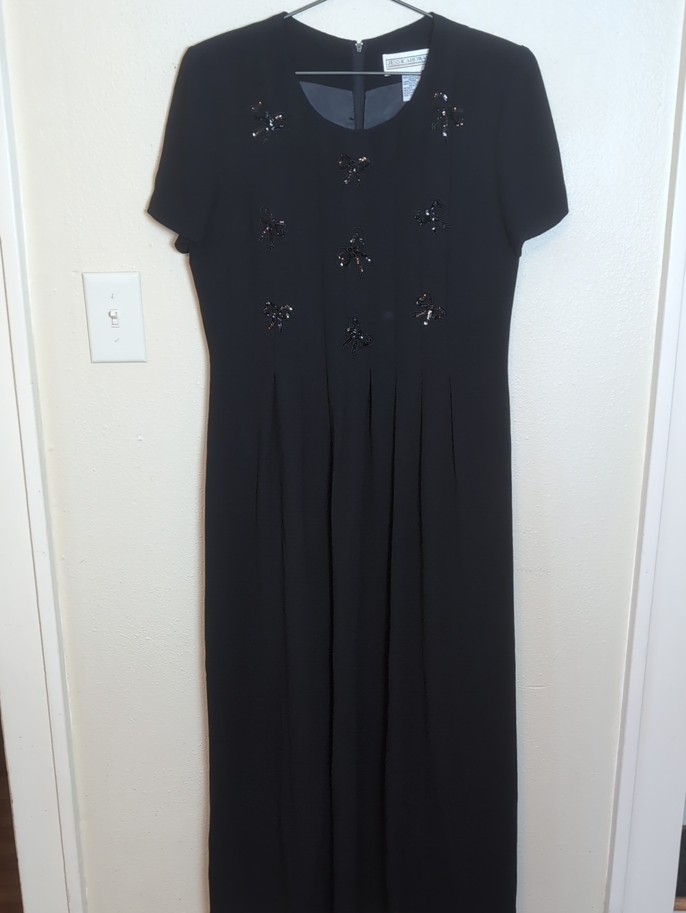 Jessica Howard Black Beaded Short-Sleeve Maxi Dress 10